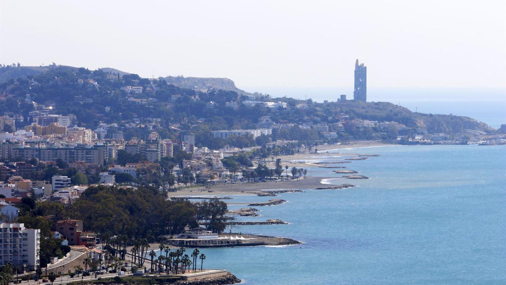 Imagen de archivo de vistas de las playas de El Palo.