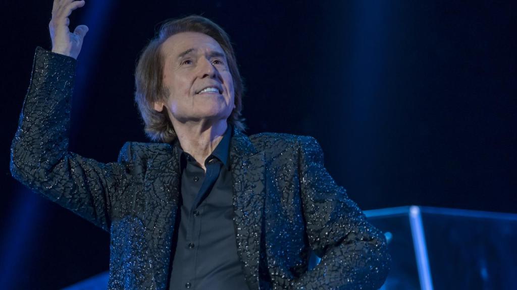 Raphael en un concierto.
