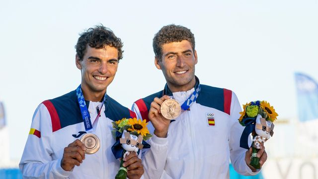 Jordi Xammar y Nico Rodríguez con la medalla de bronce en los JJOO de Tokio.