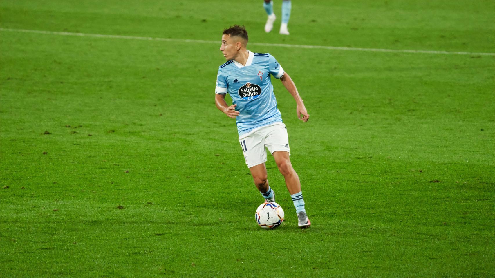 Emre Mor durante un partido con el Celta.
