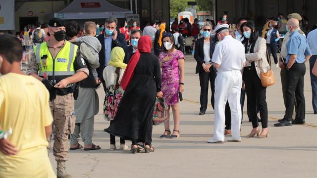 Legada de afganos al aeropuerto de Torrejón de Ardoz, Madrid. Efe