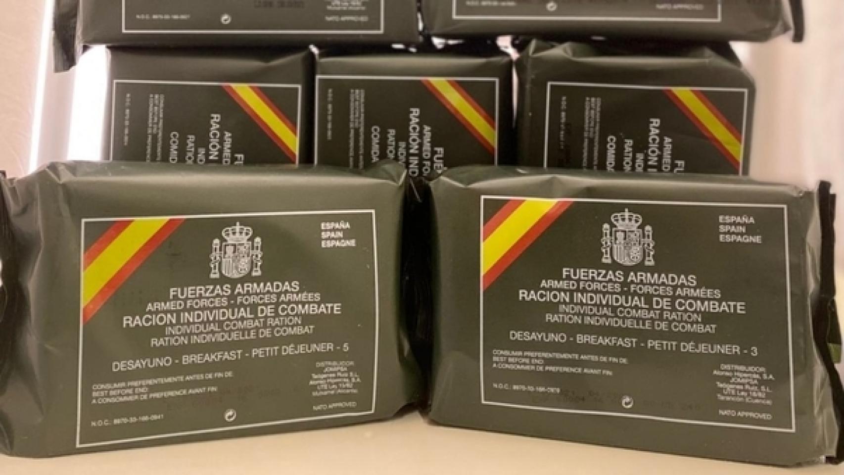 Paquetes con las raciones de combate del Ejército español.