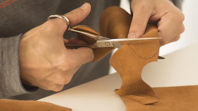 Las empleadas hacían labores relacionadas con la fabricación de calzado.