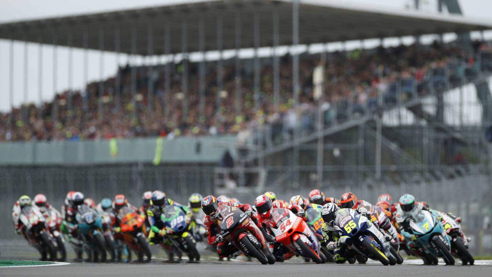 El grupo en el inicio de Moto3 en el GP de Gran Bretaña