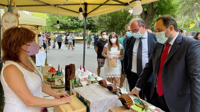 Paco Núñez, a la derecha, este domingo en Almansa (Albacete)