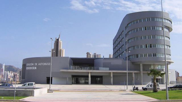 Benidorm paga 24,5 millones a Enrique Ortiz para liquidar la concesión de la estación de autobuses.