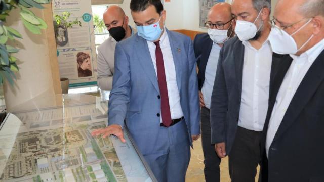 El consejero de Agricultura, Agua y Desarrollo Rural, Francisco Martínez Arroyo, visita el Parque Científico y Tecnológico de Castilla La Mancha y la Escuela Técnica Superior de Ingenieros Agrónomos y de Montes (ETSIAM).