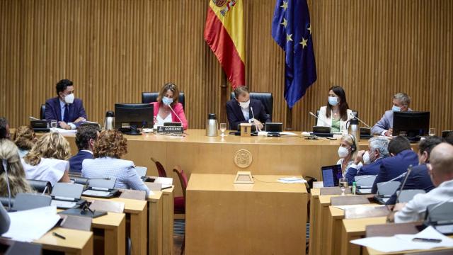 Podemos critica a Ribera y le acusa de proponer recetas del 'lobby' eléctrico