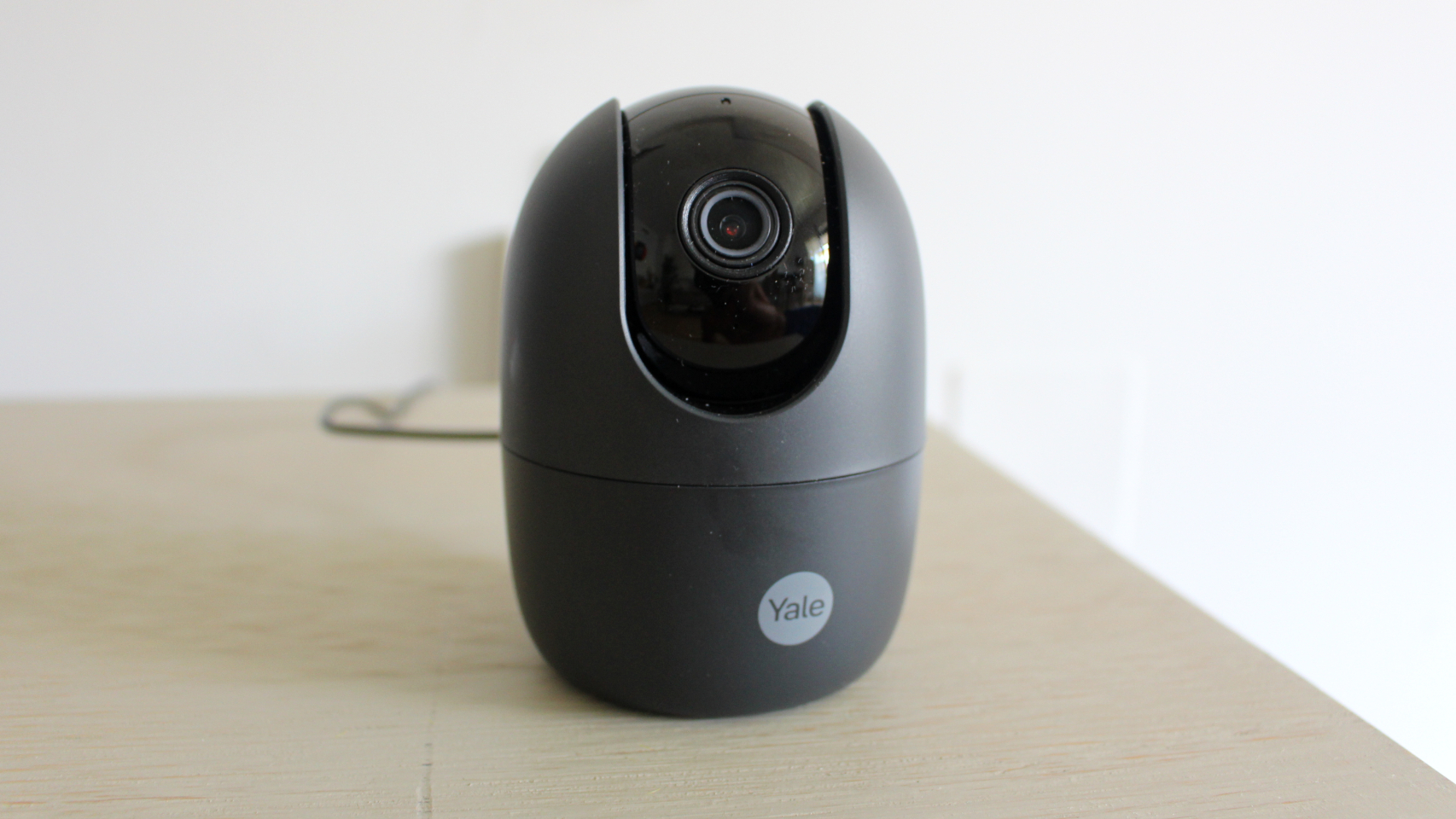 Alarma inteligente y cámara de Yale