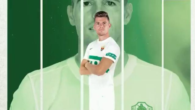 El Elche fortalece su medio campo con Gerard Gumbau.