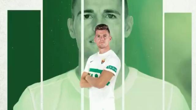 El Elche fortalece su medio campo con Gerard Gumbau.
