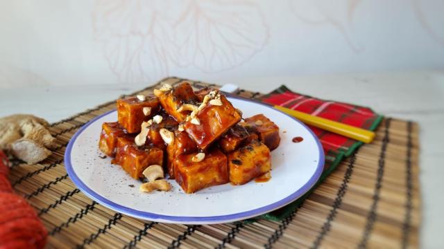 Tofu para los que no les gusta el tofu, con salsa barbacoa de miel