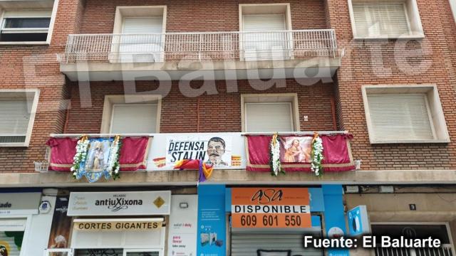 Imagen de la pancarta en la sede de Vox publicada por El Baluerte y difundida por Frente Obrero y PML (RC).