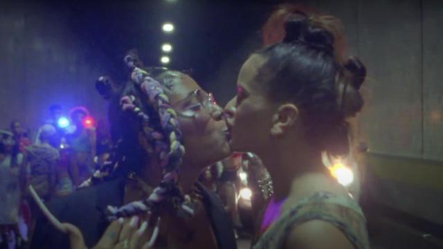 Rosalía y Tokischa en el videoclip de Linda.