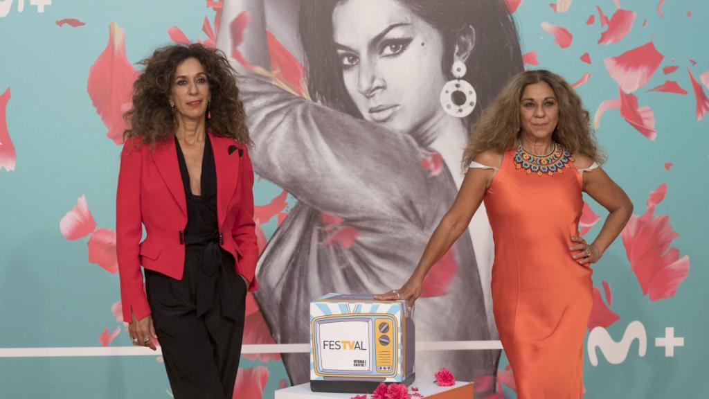 Lolita rompe la leyenda de Lola Flores: La crítica de 'ni canta ni baila, pero no se la pierdan' no se escribió