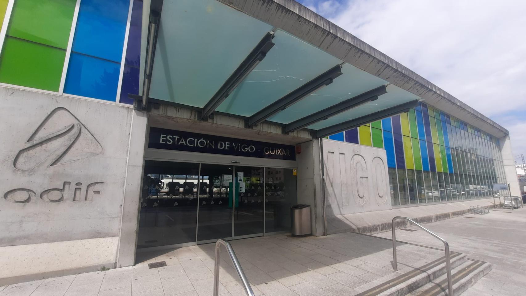 Vista de la entrada principal de Vigo Guixar