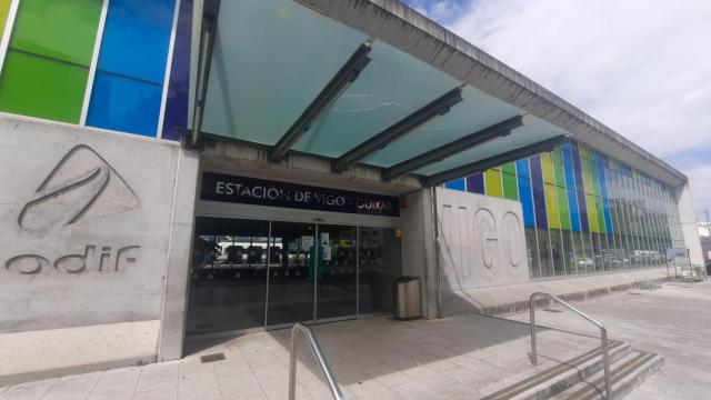 Vista de la entrada principal de Vigo Guixar