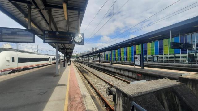Vista de los andenes de Vigo Guixar