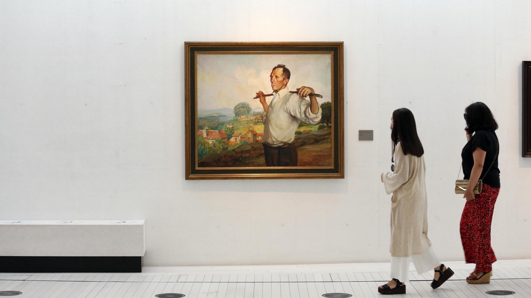 Visitantes en el museo.