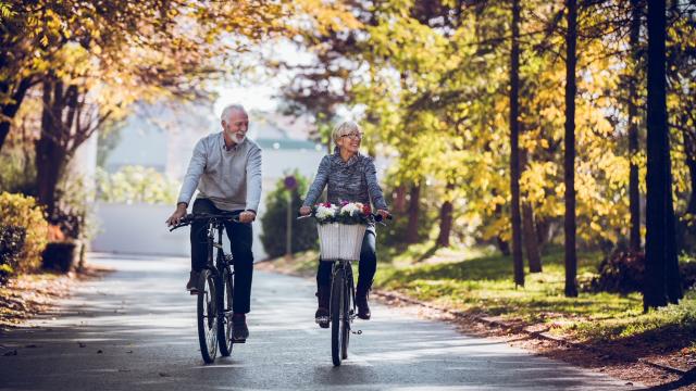 AutumnBikerideCouple