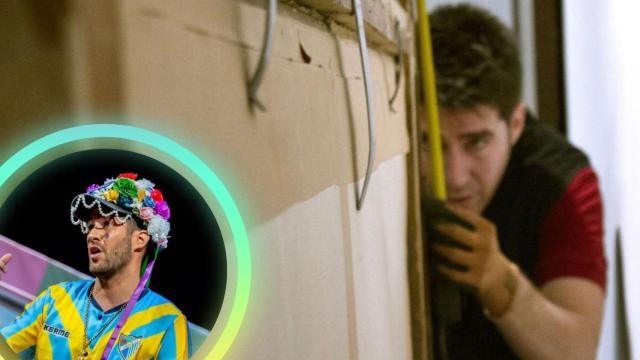 Pedro Ramírez en su puesto de trabajo y con Los Malagüitas.