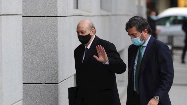 Jorge Fernández y su abogado, a su llegada a la Audiencia Nacional /