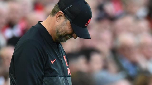 Klopp, cabizbajo durante un partido del Liverpool