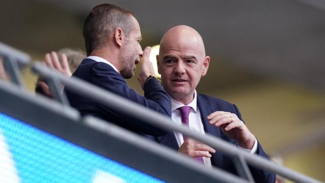 Aleksander Ceferin y Gianni Infantino, durante la final de la Eurocopa