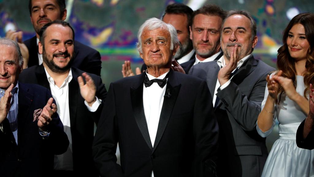 Jean-Paul Belmondo, en el centro, recibiendo el Cesar de Honor en 2017.