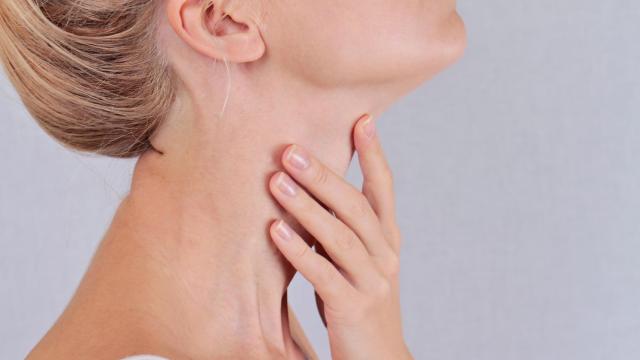 El cuello es una de las zonas en las que se puede manifestar este cáncer.