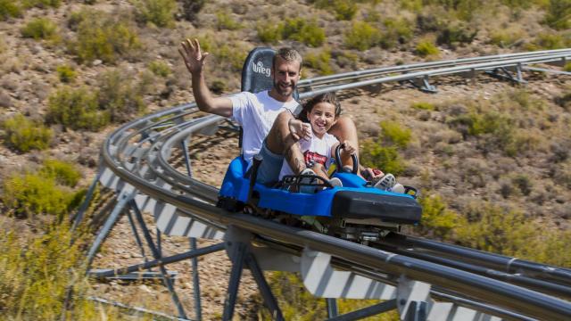 Atracción 'Bobsleigh' en el parque Sendaviva.