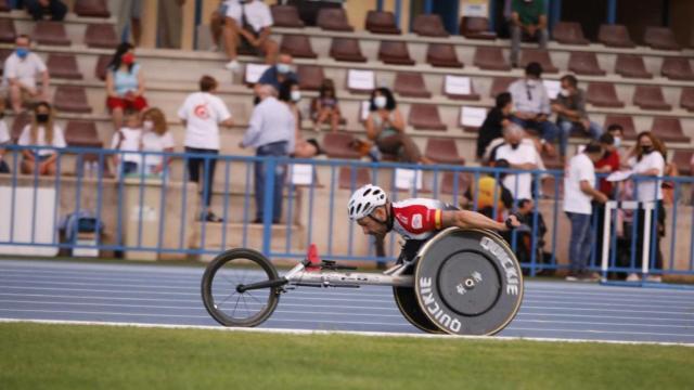 Rafael Botello logrando su marca