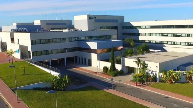 Exterior del hospital de Torrevieja.