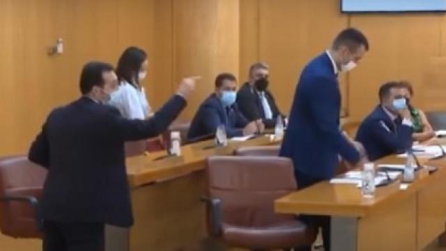 Bronca entre Vox, PSOE, PP y MDyC en la Asamblea de Ceuta.