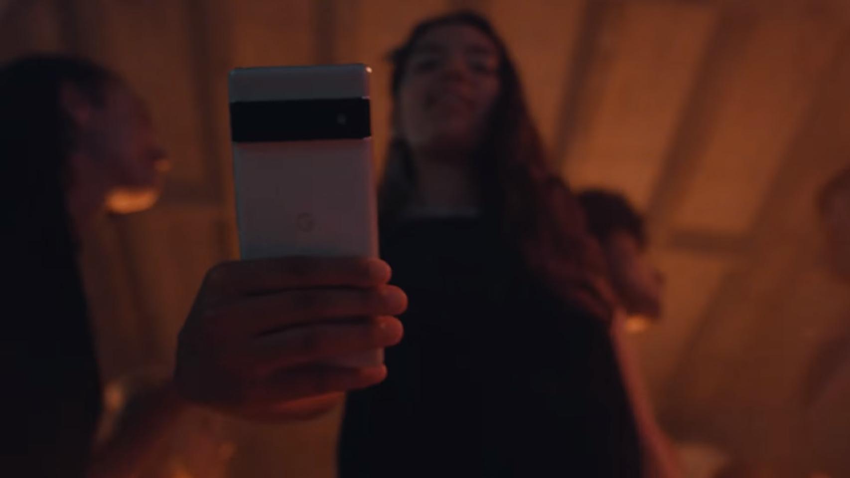 Google Pixel 6 en vídeo: así es el móvil de Google