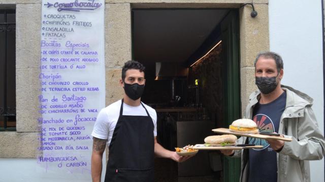 A Tulla-Comobocata: Un nuevo local de bocadillos en el callejón de Entrerrúas de Santiago