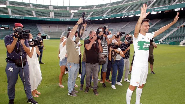 El entrenador Fran Escribà valora la calidad de los nuevos fichajes, como Pastore, presentado esta semana.