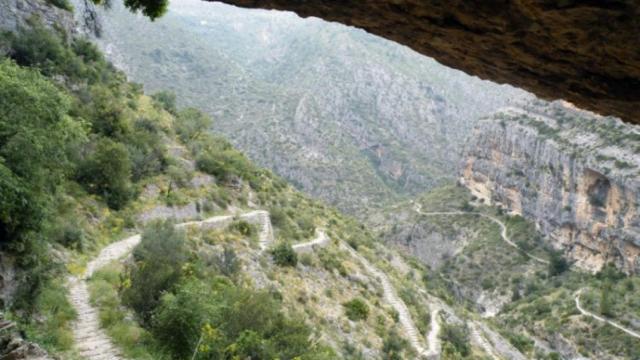 Buscan un desaparecido desde hace 5 días en el Barranco del Infierno de Alicante