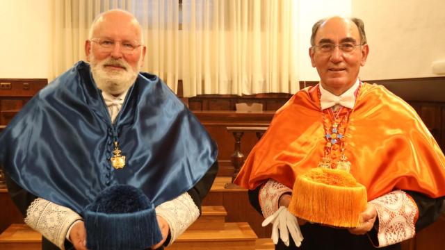 Galán destaca el liderazgo de Timmermans en el Pacto Verde europeo en la Universidad de Salamanca