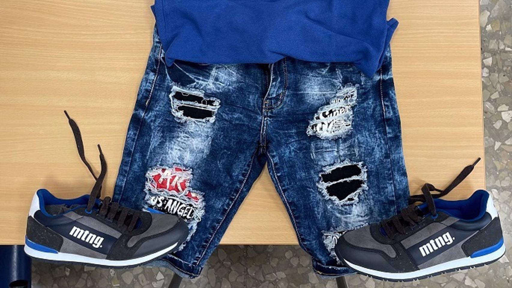 Ropa con la que actuaba presuntamente el detenido por robos violentos.