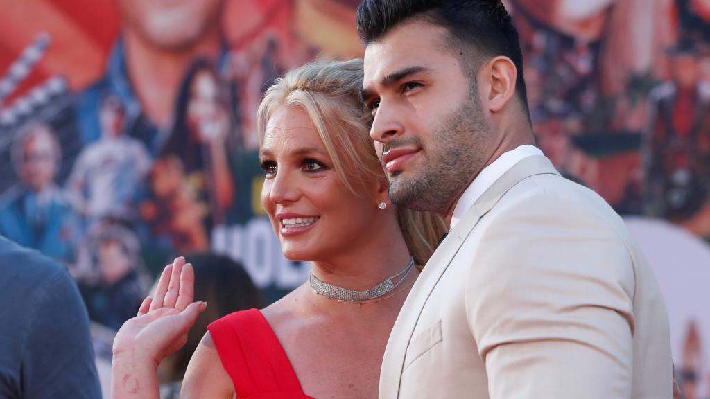 Britney Spears junto a su prometido Sam Asghari.
