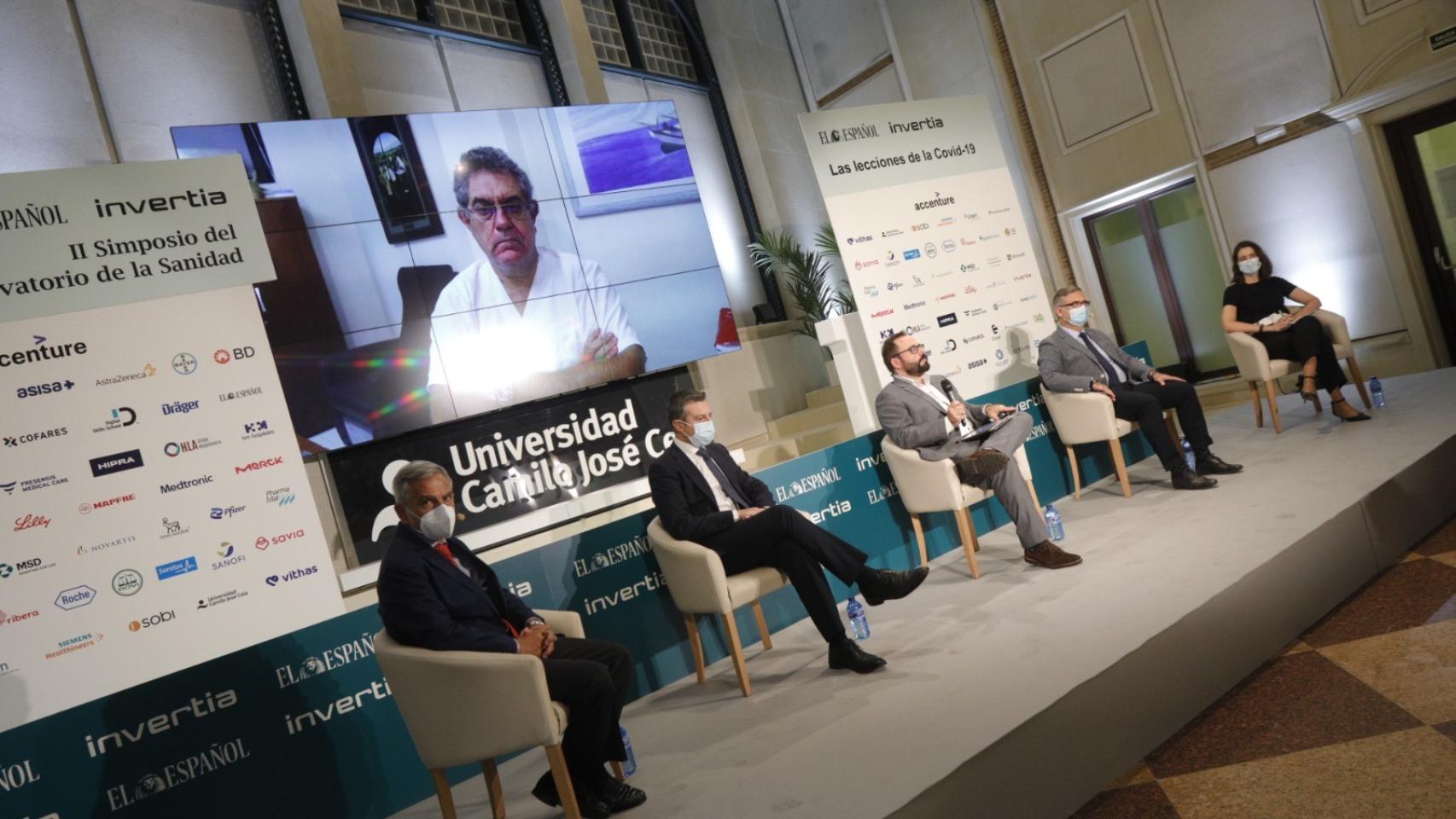 Participantes en la ponencia 'Efectos secundarios, enfermedades y secuelas en pacientes que han sido afectados por la Covid-19'.