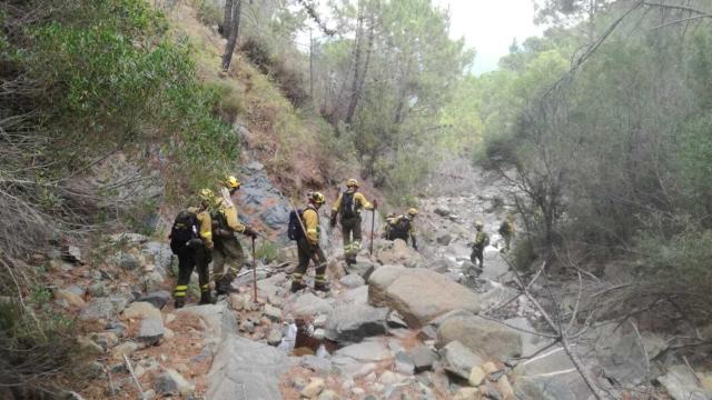 Fotos del quinto día de la lucha contra el fuego en Sierra Bermeja.
