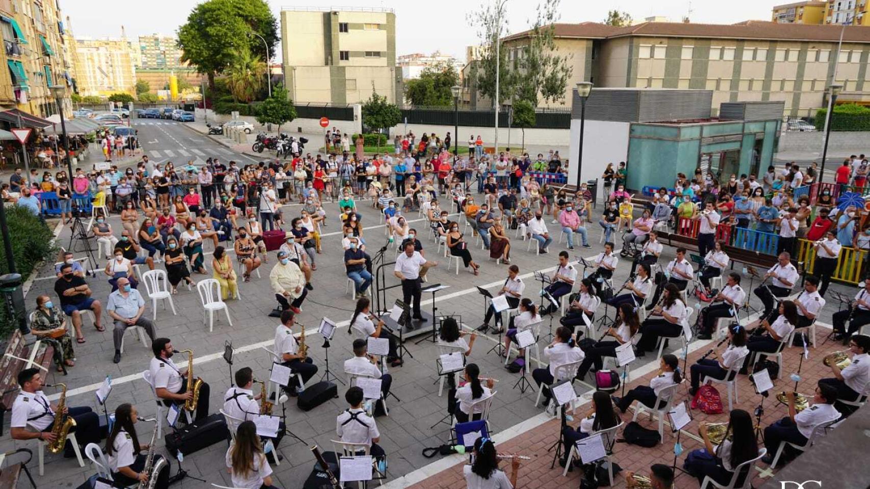 La banda de música de la Cruz del Humilladero en un concierto.