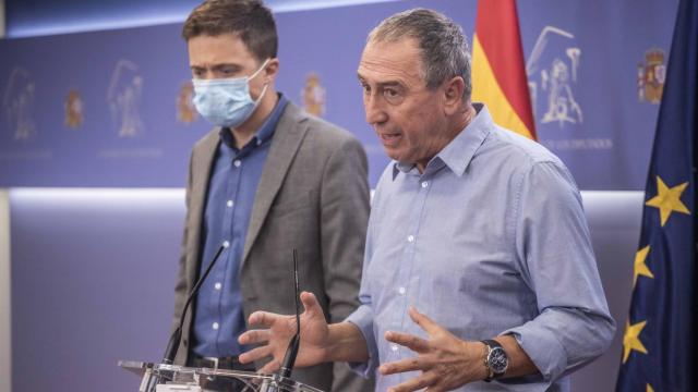 Íñigo Errejón y Joan Baldoví, en el Congreso de los Diputados. EE