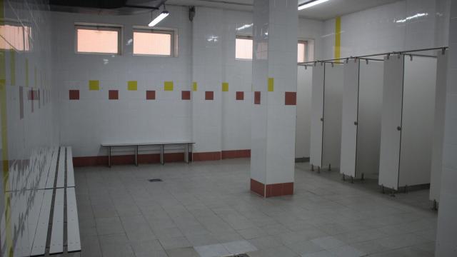 Vestuario piscina de Los Almendros