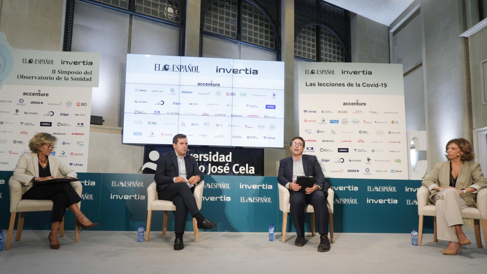 Natalia Roldán, presidenta de la Asociación de Empresas de Servicios para la Dependencia (AESTE); Pedro Rico, vicepresidente de Aspe y CEO de Vithas; Rafa Navarro, editor de D+I, y Marta Villanueva, directora general de Fundación IDIS.
