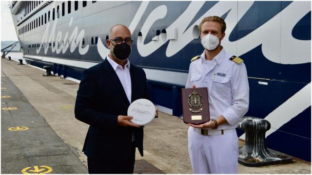 A Coruña recibe al Mein Schiff 6, el segundo crucero que llega a la ciudad tras la pandemia
