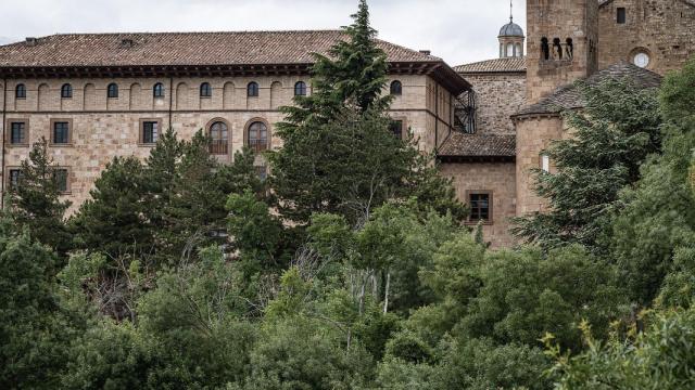 monastery-4758328_1280