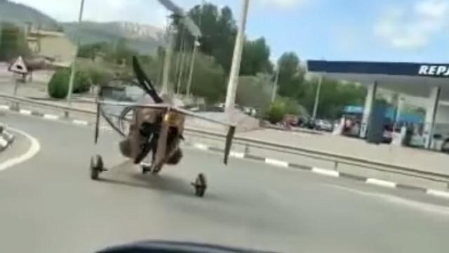 Denunciado el piloto de una aeronave por circular por la carretera de Castalla en busca de una gasolinera
